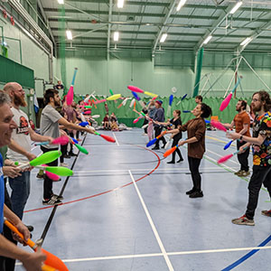 3-club-distance-juggling